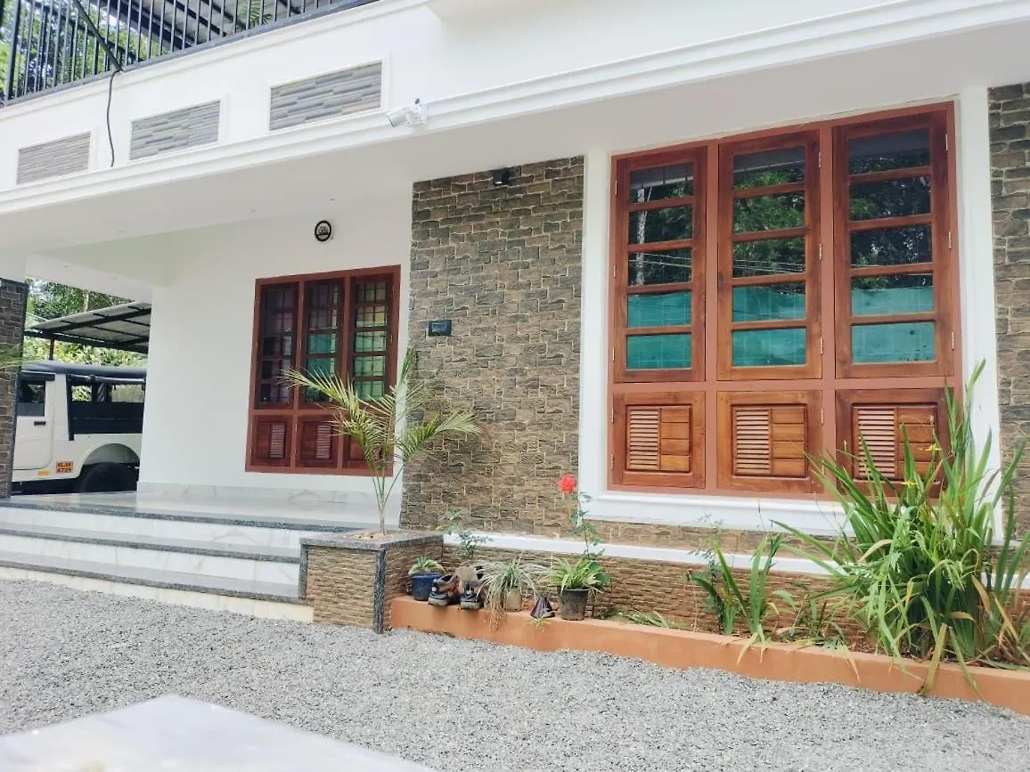 Half Moon Holiday Home - 4 Bedroom Villa Anachal